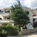 Bozo With A Balcony * Baška