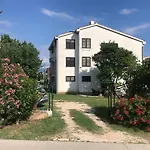 Bozo With A Balcony Baška