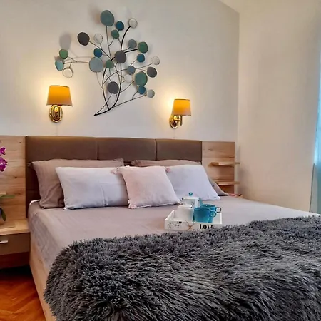 Bozo With A Balcony *