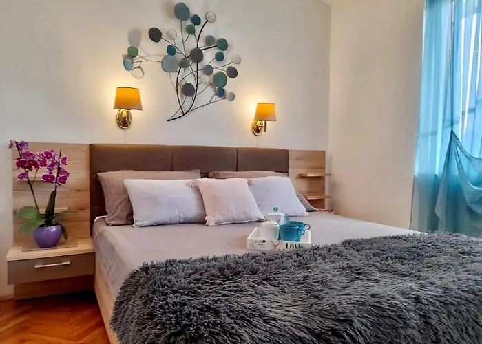 Bozo With A Balcony *