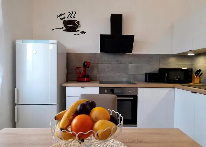 Διαμέρισμα Bozo With A Balcony *