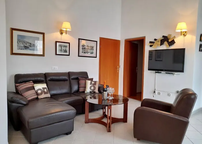 Apartman Bozo With A Balcony *