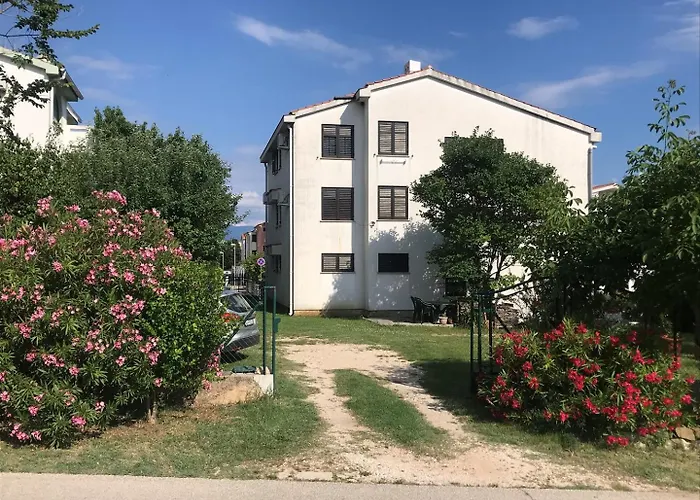 Bozo With A Balcony Baška
